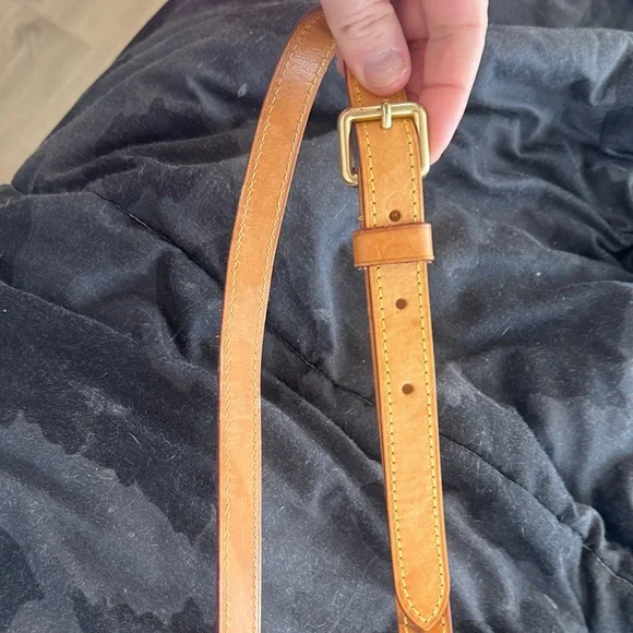 Louis Vuitton Monogram Canvas Shoulder Bag - Picture 16 of 17